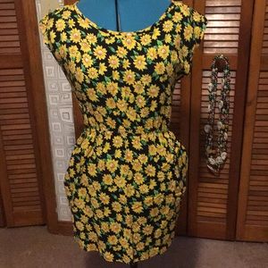 Sunflower mania dress by Decapolis size small